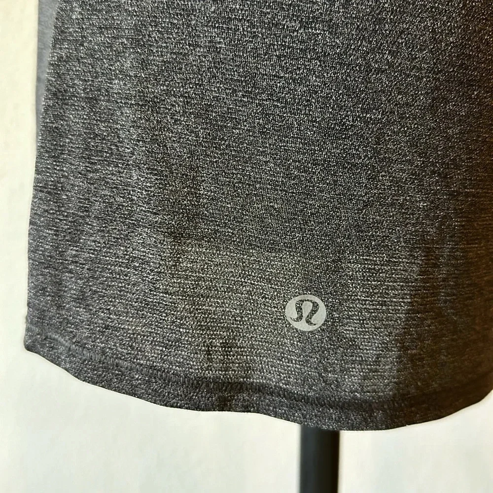 Lululemon sz 8 grey athletic short sleeve shirt great pre owned condition